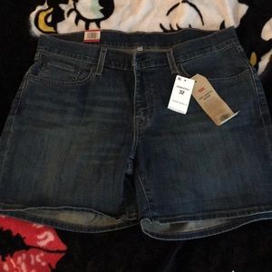 Levi’s Mid Length short (Brand new, tags attached)